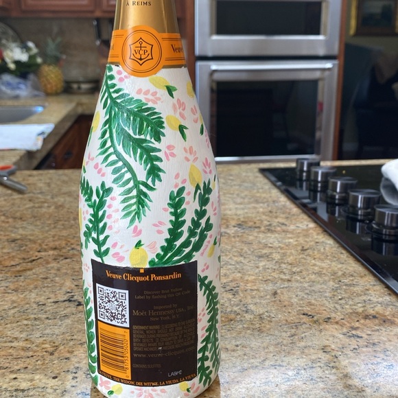 Hand painted Veuve Clicquot bottle - Picture 3 of 4